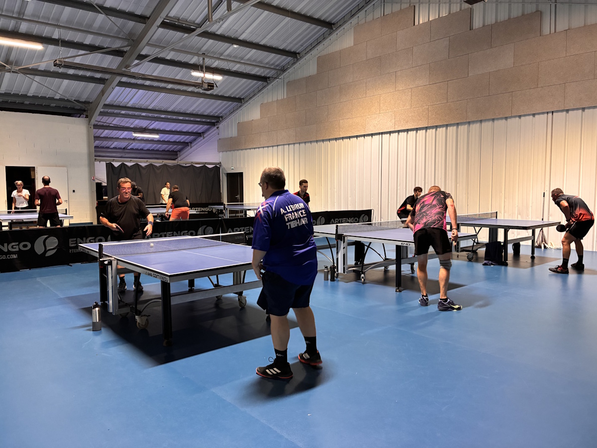 Salle annexe du gymnase du club de tennis de table de la Raquette Ardoisière
